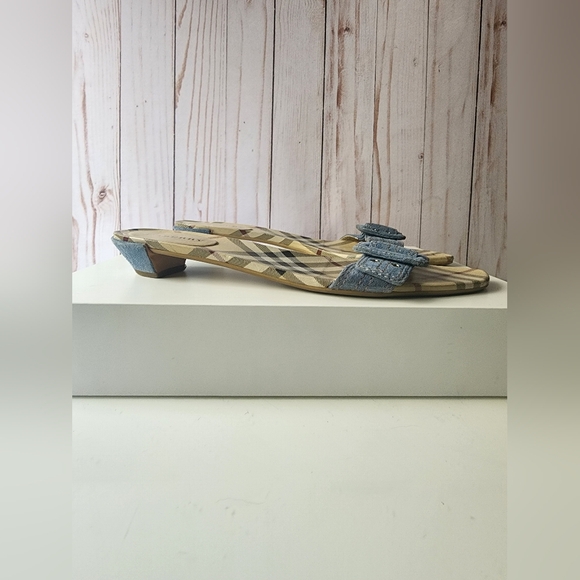 Burberry Suede Slides 7.7 - Picture 1 of 7